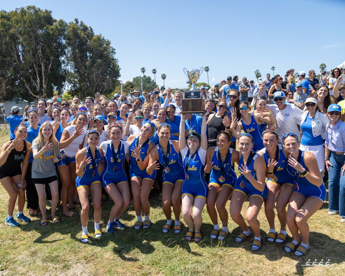 women's rowing celebrating